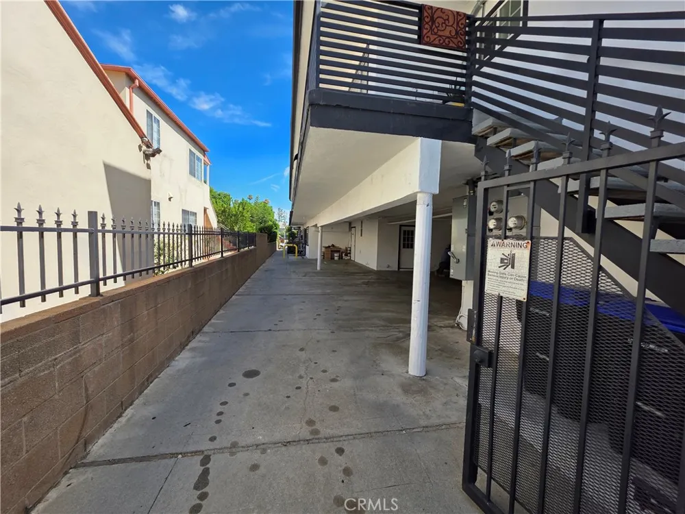 1035 Western #4 Glendale, CA 91201
