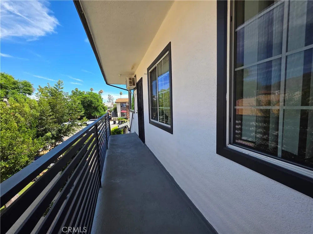1035 Western #4 Glendale, CA 91201