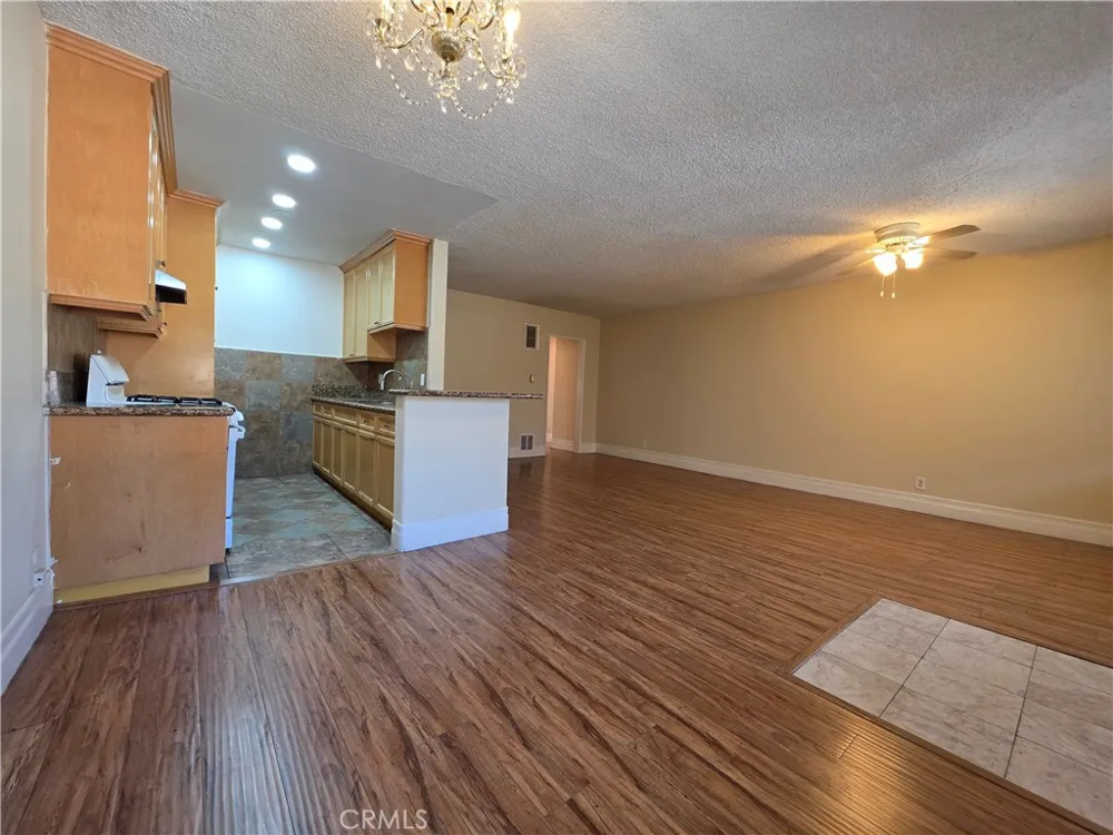 1035 Western #4 Glendale, CA 91201