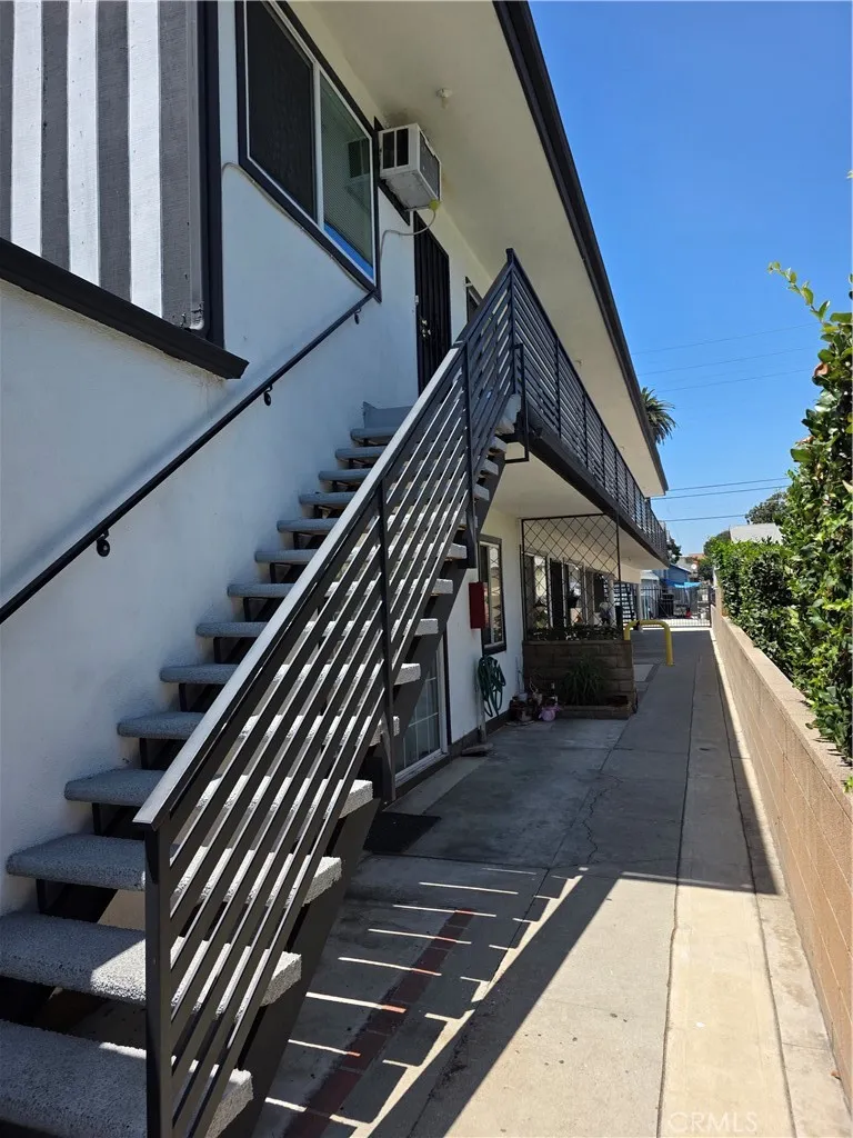 1035 Western #4 Glendale, CA 91201