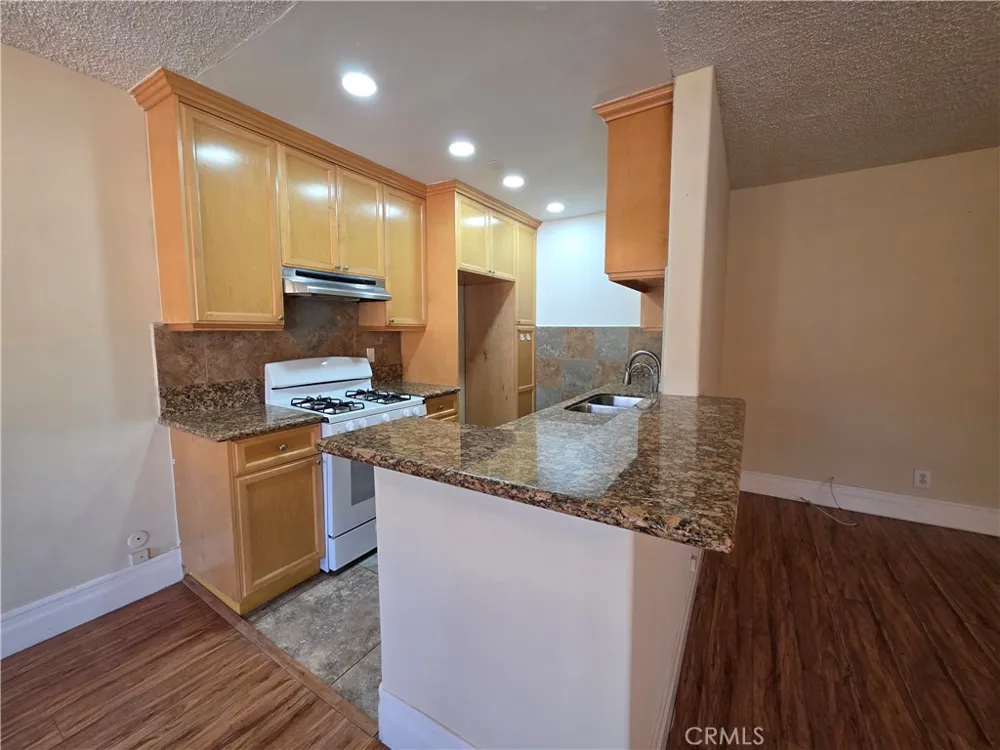 1035 Western #4 Glendale, CA 91201