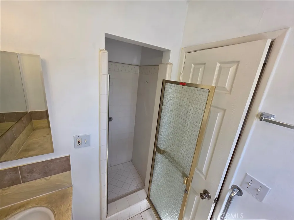 1035 Western #4 Glendale, CA 91201