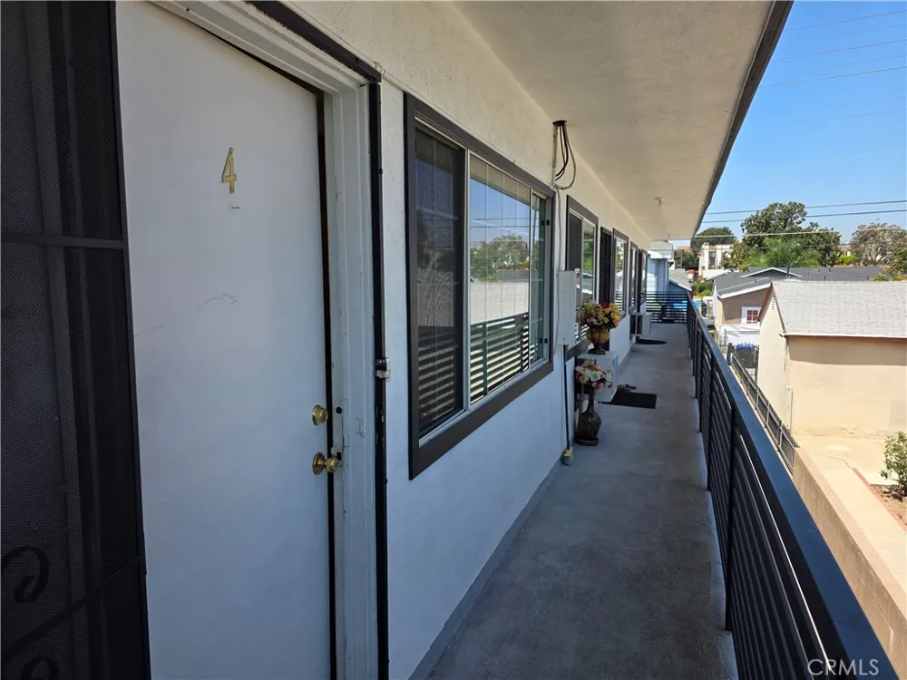 1035 Western #4 Glendale, CA 91201