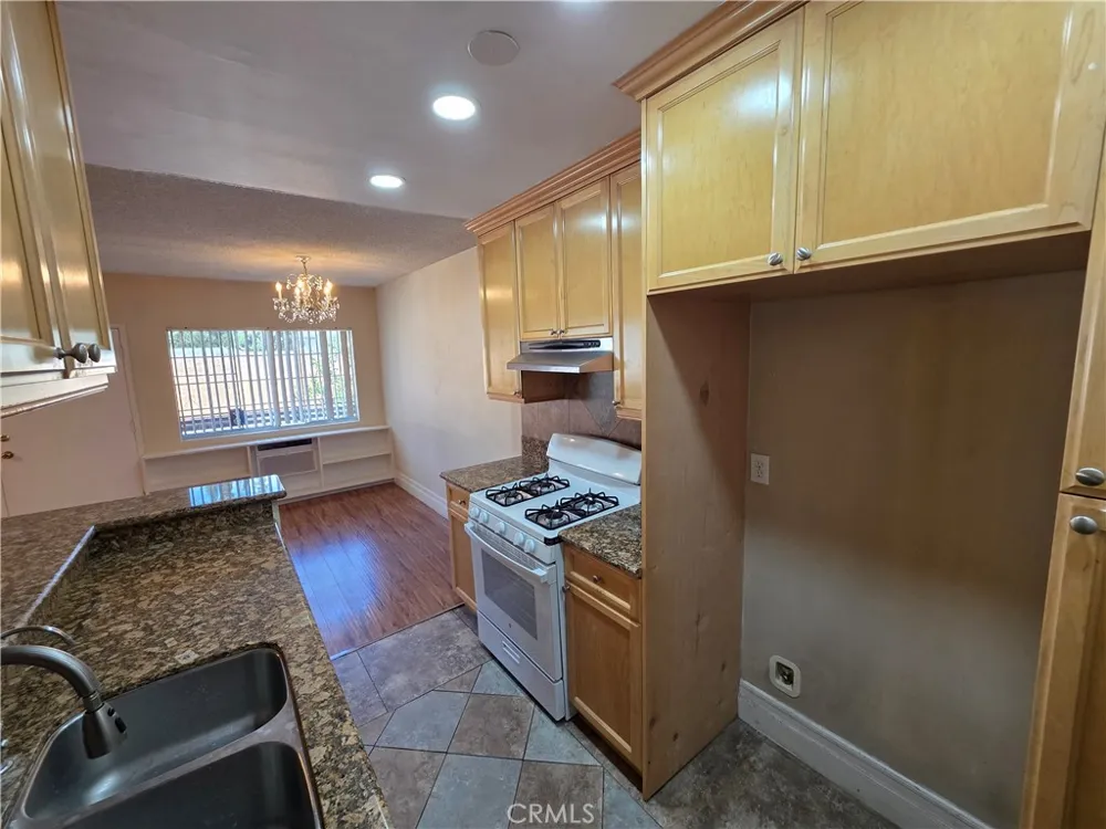 1035 Western #4 Glendale, CA 91201