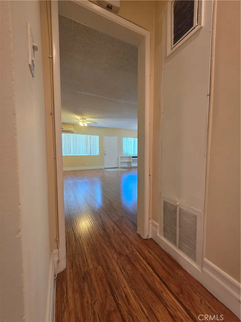 1035 Western #4 Glendale, CA 91201