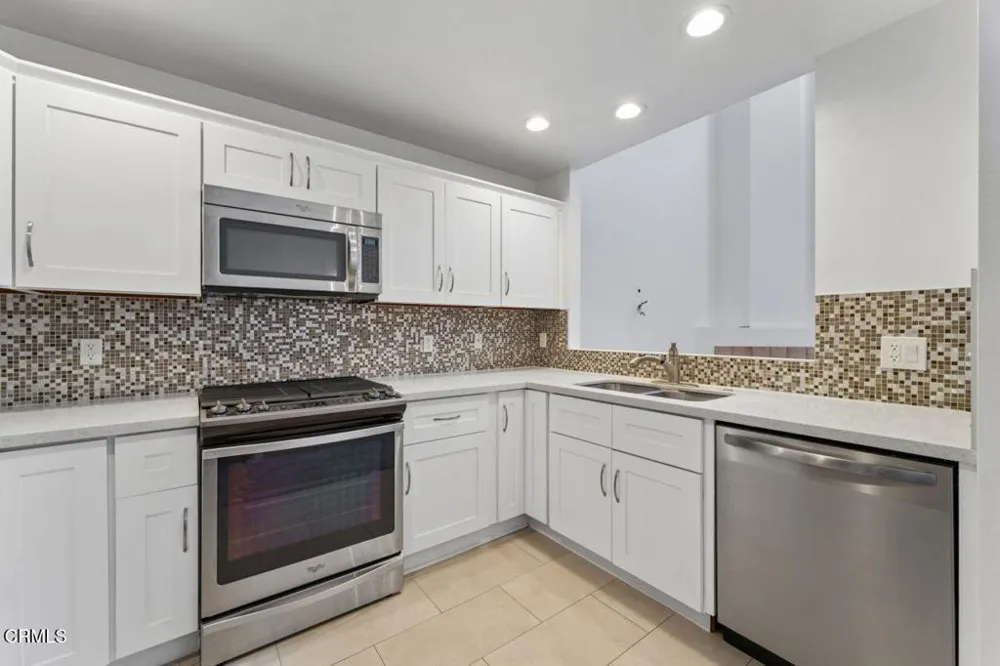 727 Kingfisher Way Oxnard, CA 93030