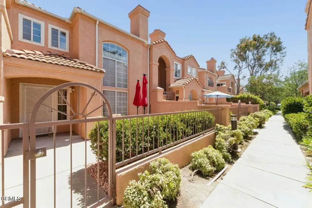 727 Kingfisher Way Oxnard, CA 93030