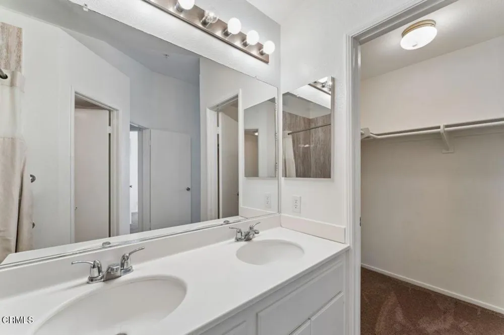 727 Kingfisher Way Oxnard, CA 93030