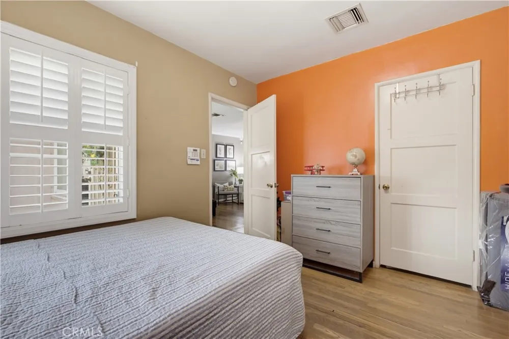 16858 Weddington Street Encino, CA 91436