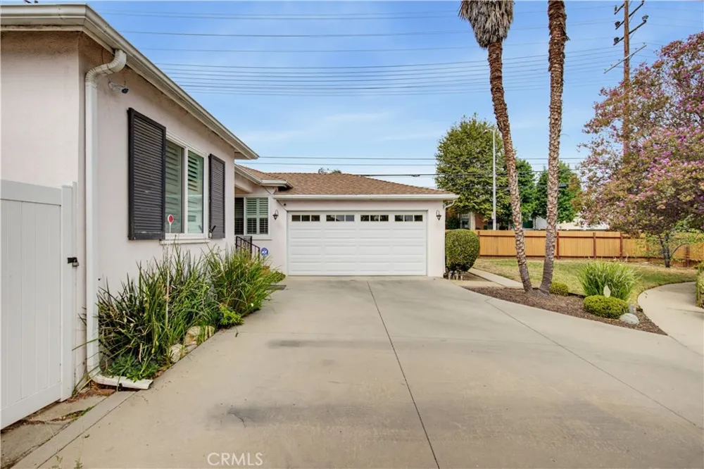16858 Weddington Street Encino, CA 91436