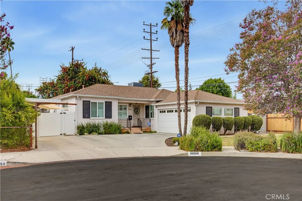 16858 Weddington Street Encino, CA 91436