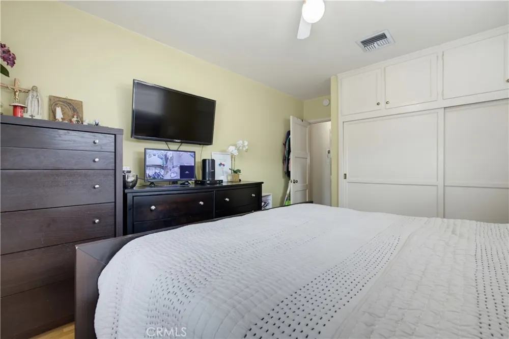 16858 Weddington Street Encino, CA 91436