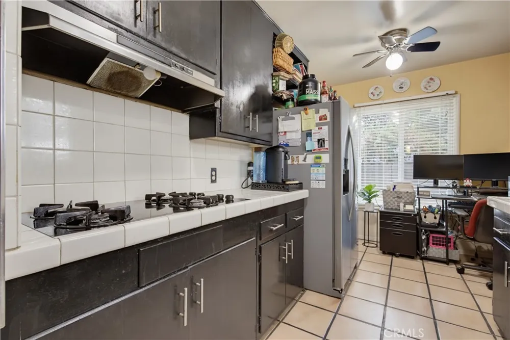 16858 Weddington Street Encino, CA 91436