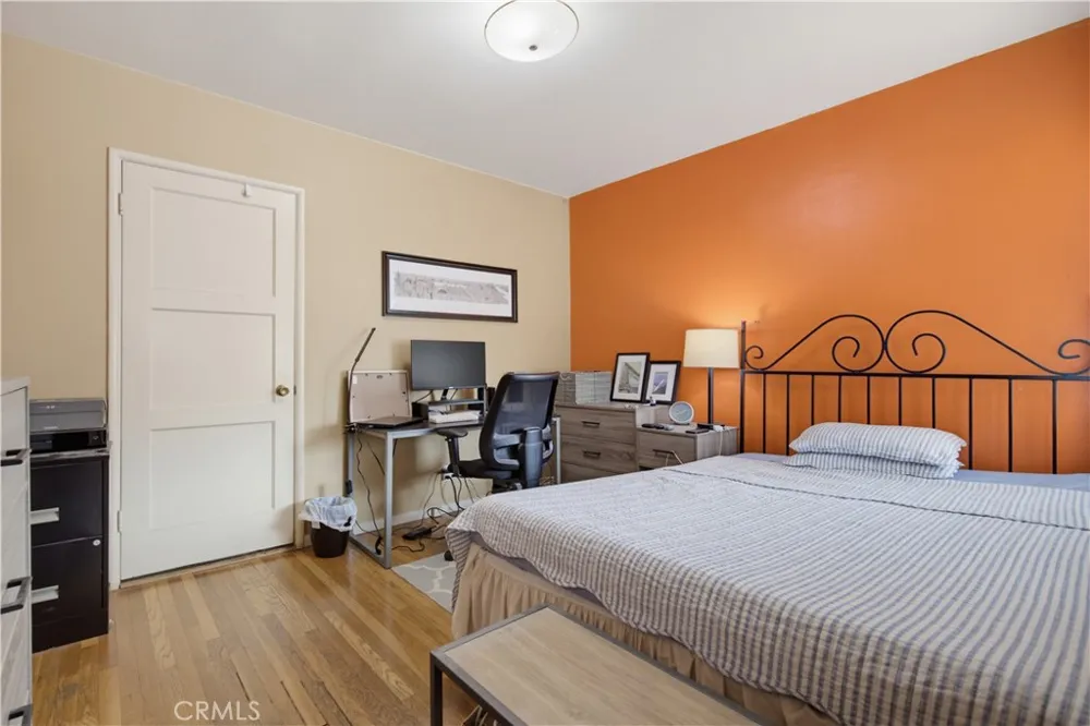 16858 Weddington Street Encino, CA 91436