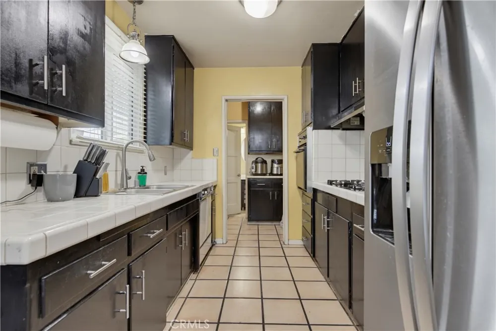 16858 Weddington Street Encino, CA 91436