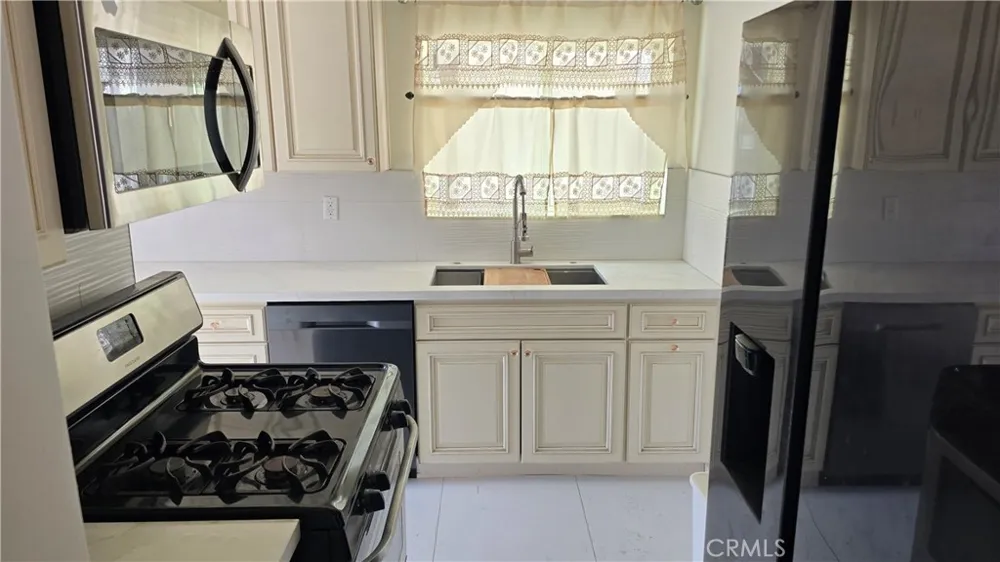 640 W Glenoaks Glendale, CA 91202