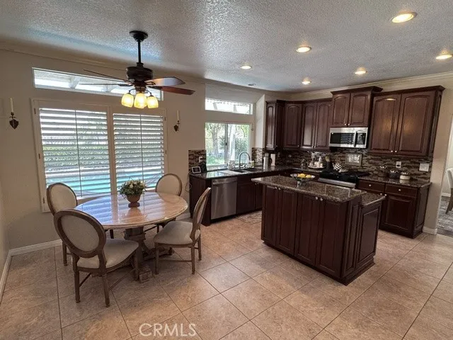 29347 Canyon Rim Canyon Country, CA 91387
