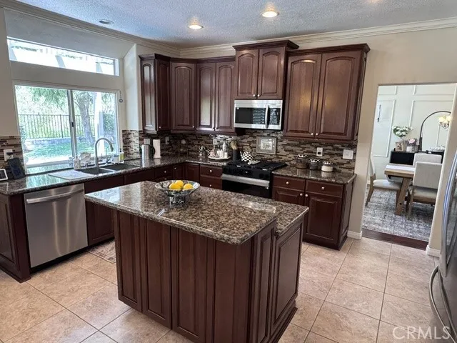 29347 Canyon Rim Canyon Country, CA 91387