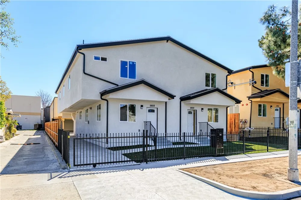 1652 Murchison Los Angeles, CA 90033