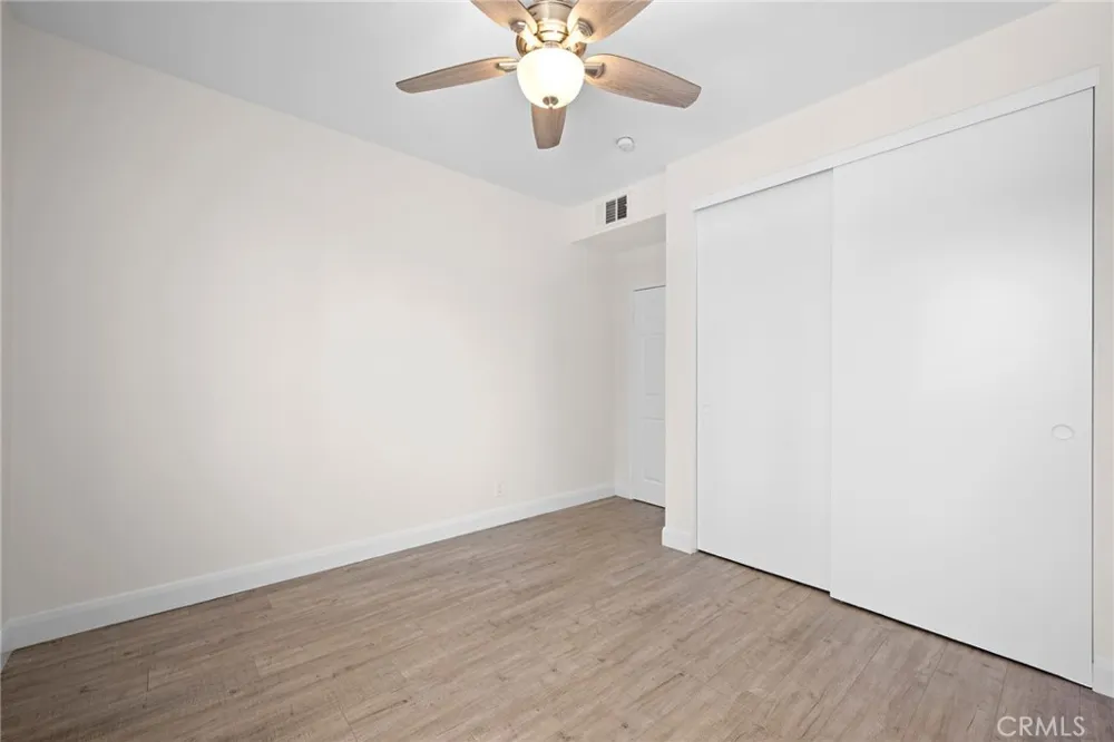 7211 Cozycroft Avenue #16 Winnetka, CA 91306