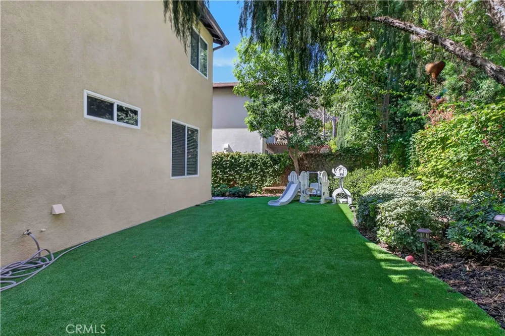 22 Mossdale Court Azusa, CA 91702