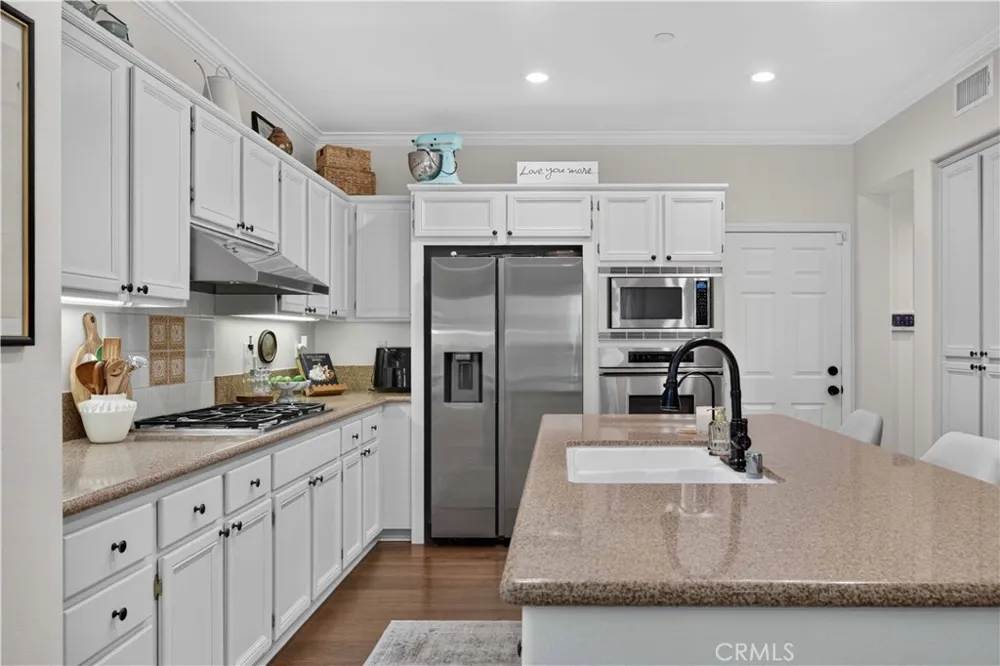 22 Mossdale Court Azusa, CA 91702