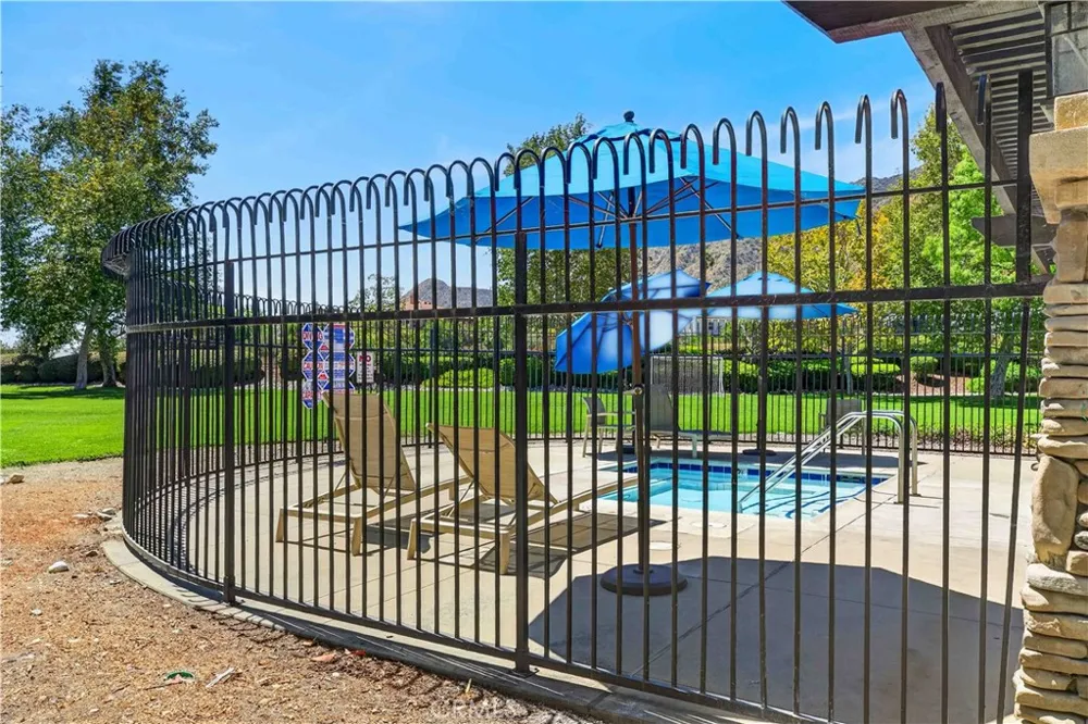 22 Mossdale Court Azusa, CA 91702