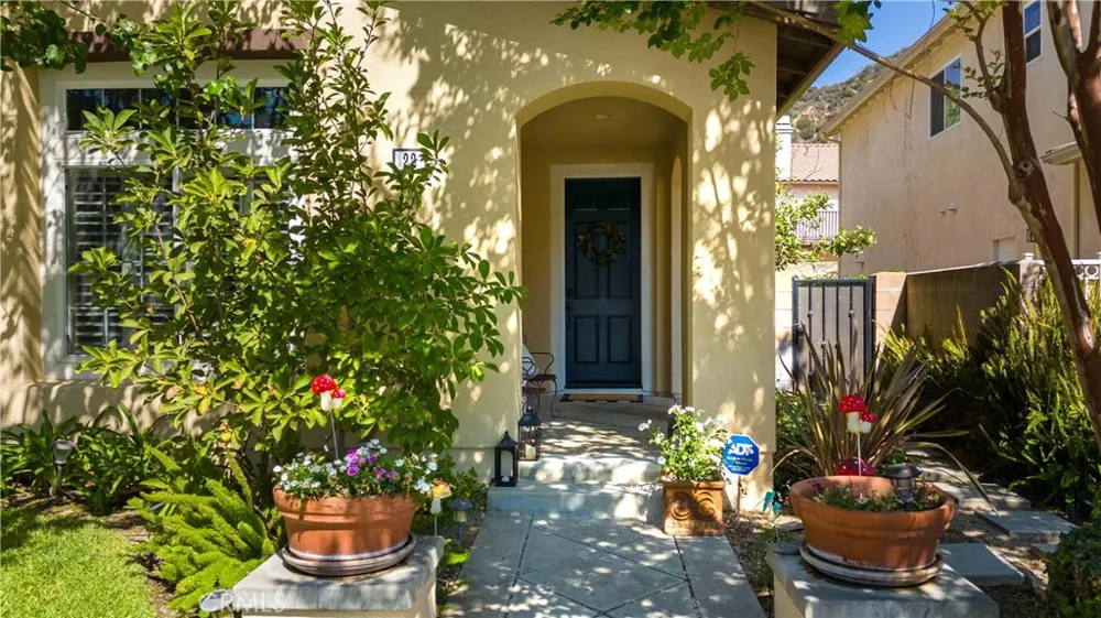 22 Mossdale Court Azusa, CA 91702