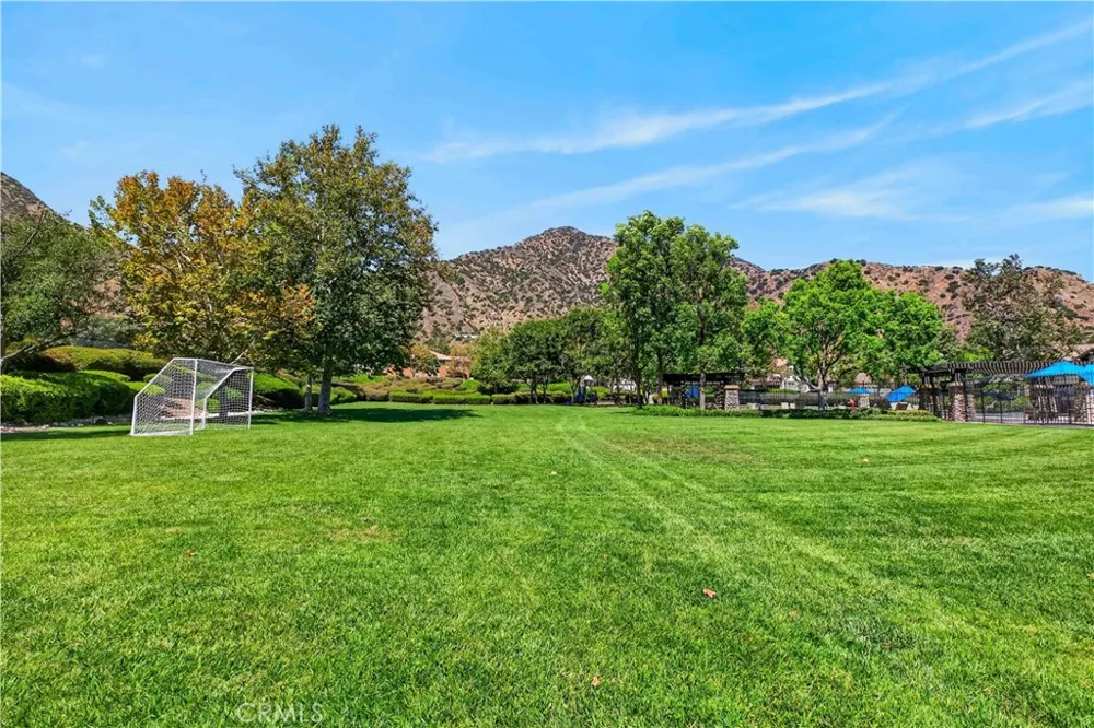22 Mossdale Court Azusa, CA 91702
