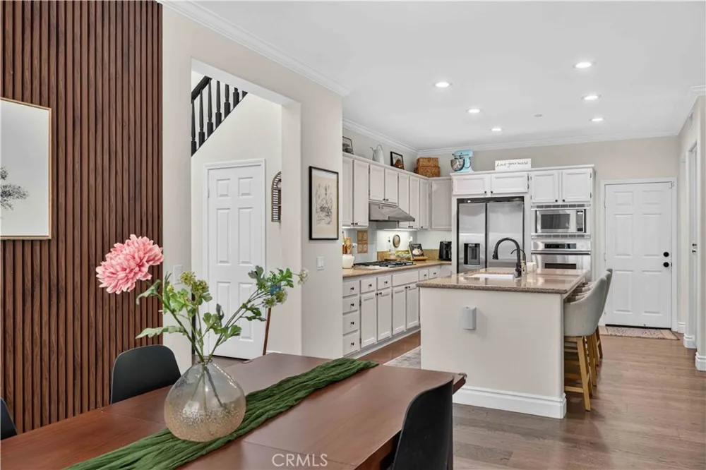 22 Mossdale Court Azusa, CA 91702