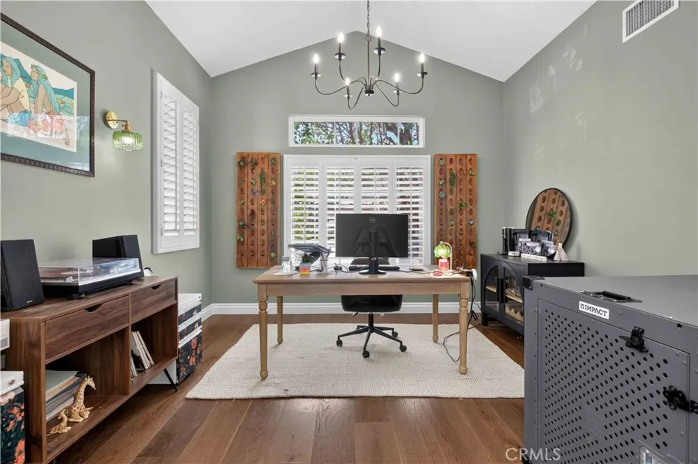 22 Mossdale Court Azusa, CA 91702