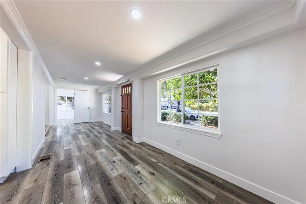 566 Oak Street Glendale, CA 91204