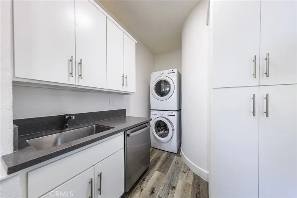 566 Oak Street Glendale, CA 91204