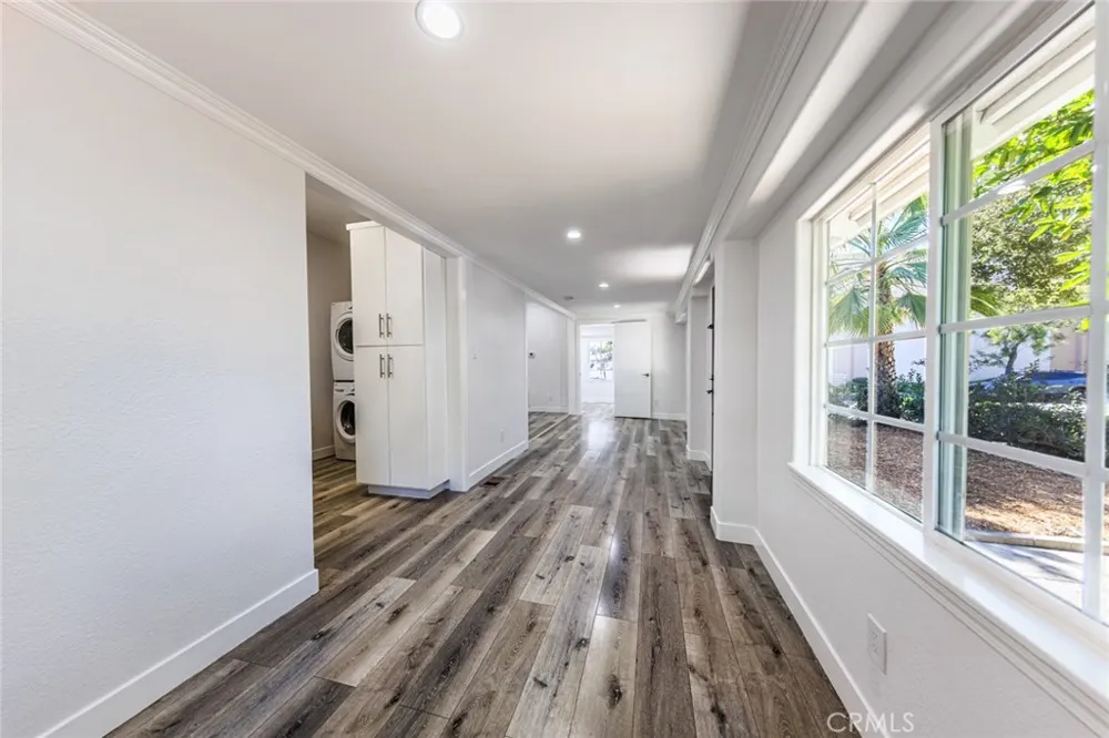 566 Oak Street Glendale, CA 91204