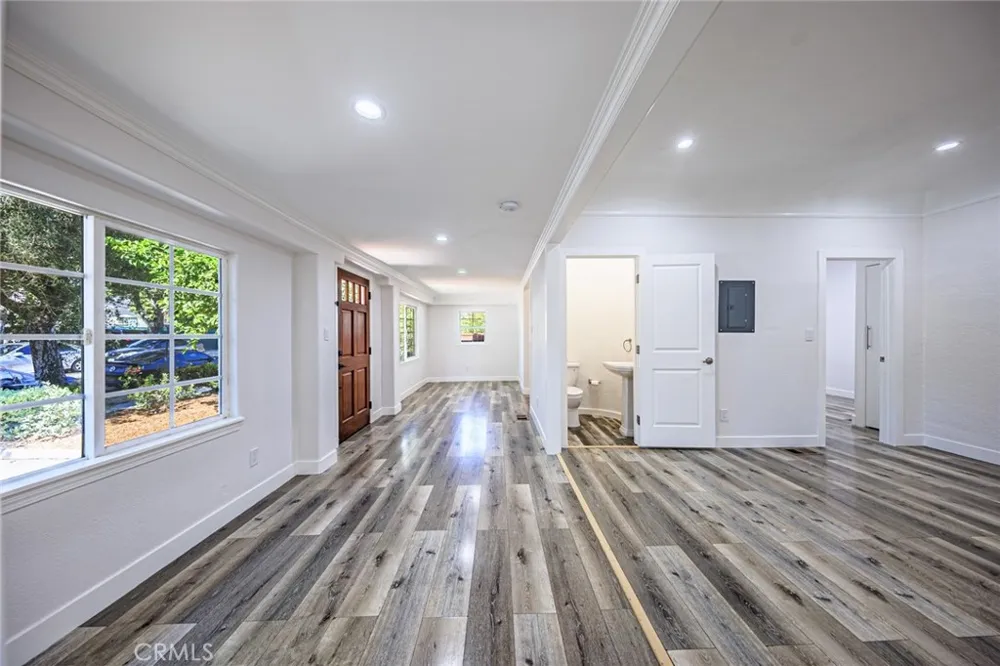 566 Oak Street Glendale, CA 91204