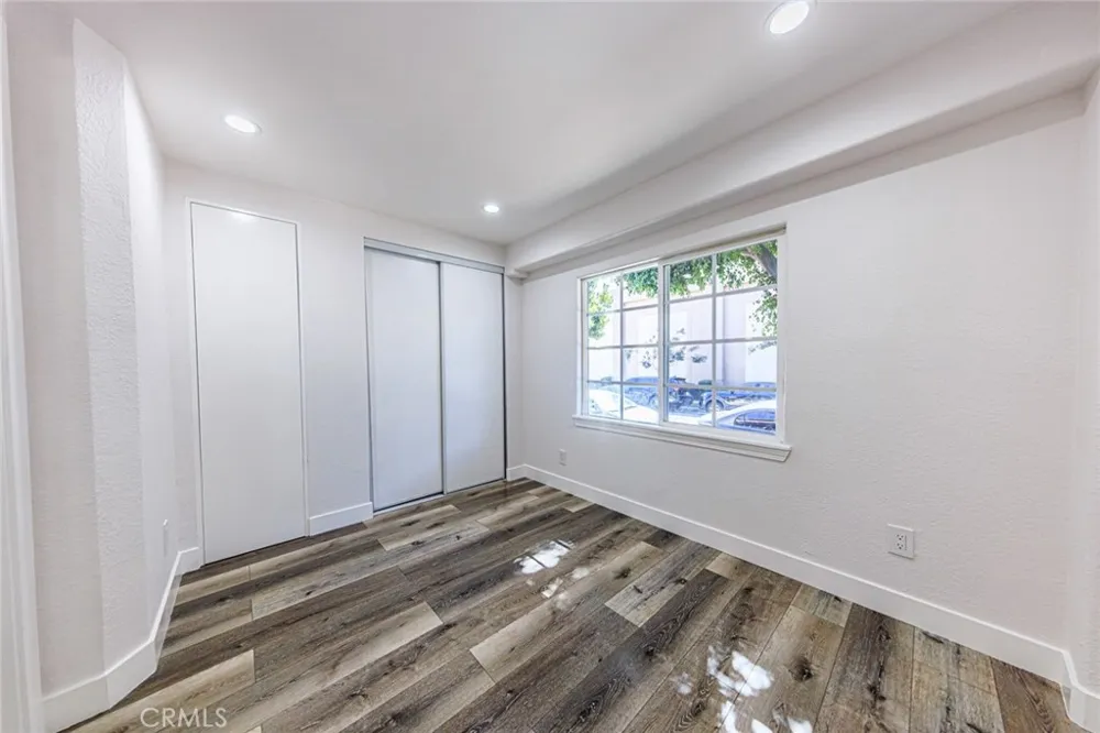 566 Oak Street Glendale, CA 91204