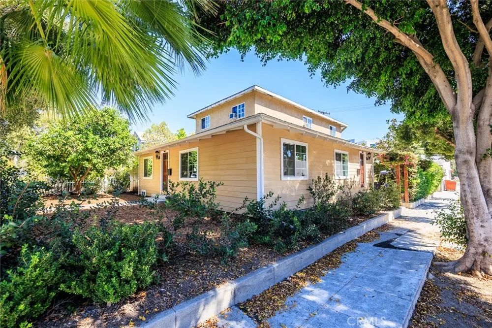 566 Oak Street Glendale, CA 91204
