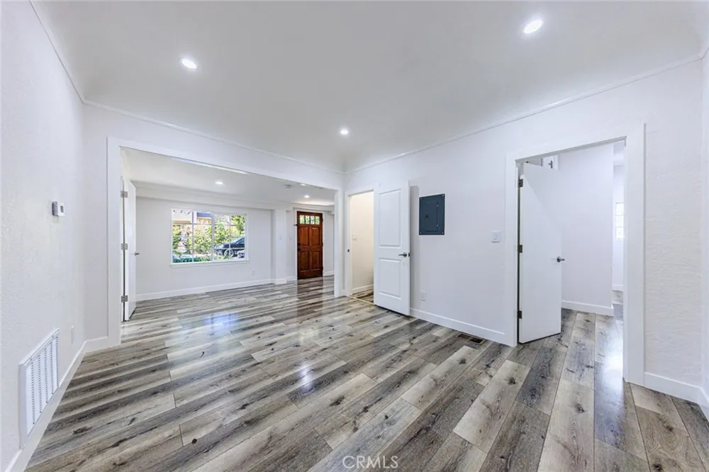 566 Oak Street Glendale, CA 91204