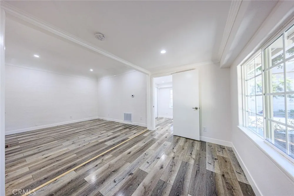 566 Oak Street Glendale, CA 91204