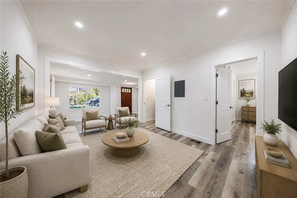 566 Oak Street Glendale, CA 91204