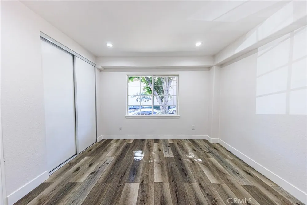 566 Oak Street Glendale, CA 91204