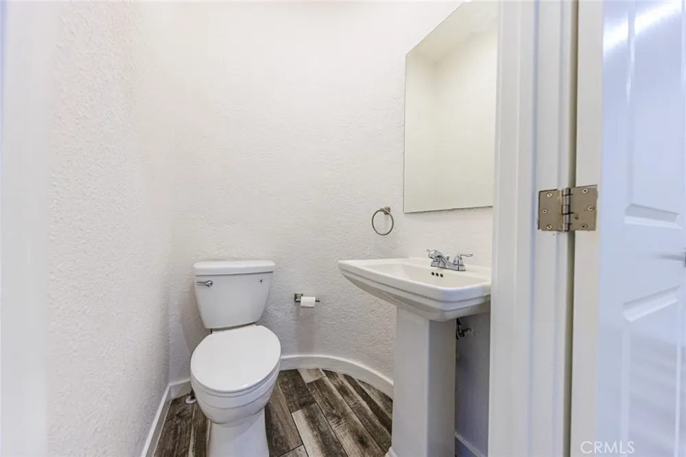 566 Oak Street Glendale, CA 91204