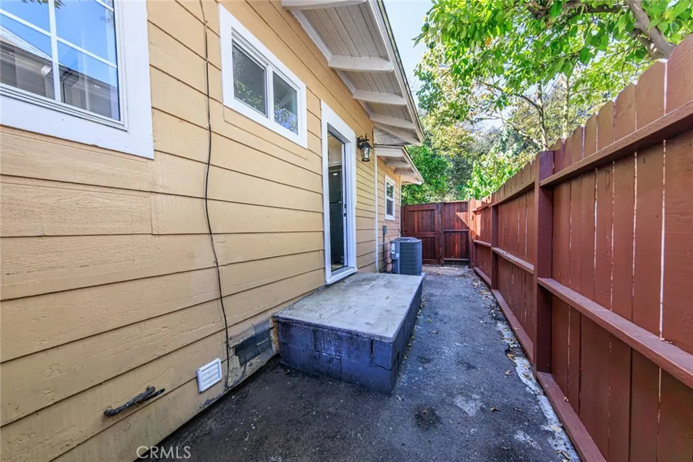 566 Oak Street Glendale, CA 91204