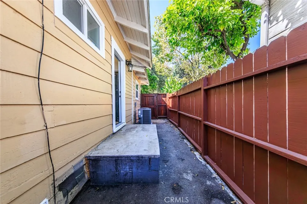 566 Oak Street Glendale, CA 91204