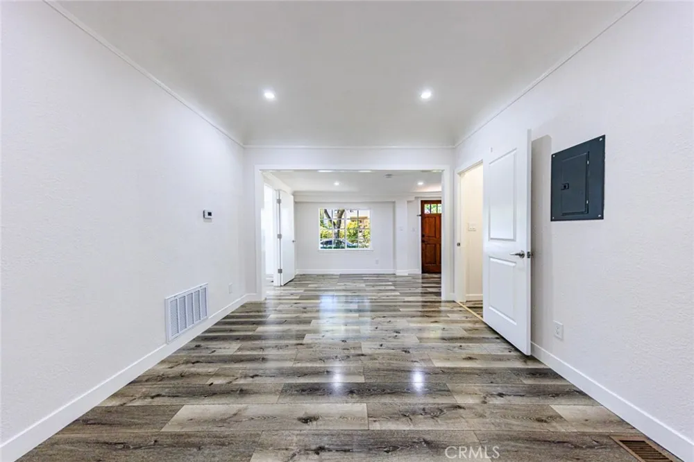 566 Oak Street Glendale, CA 91204