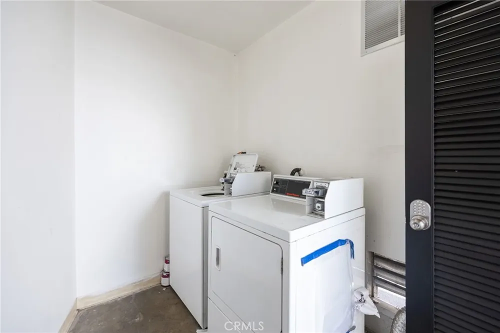 13018 Valleyheart Drive #11 Studio City, CA 91604