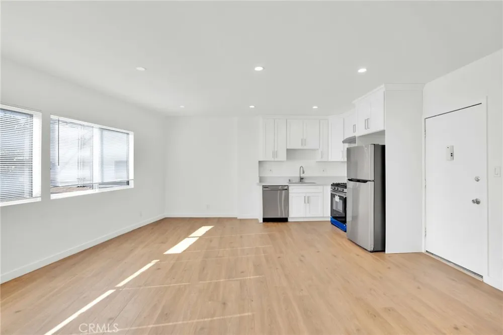 13018 Valleyheart Drive #11 Studio City, CA 91604