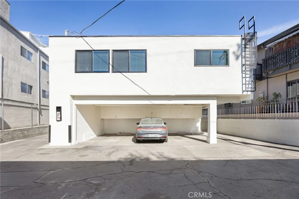 13018 Valleyheart Drive #11 Studio City, CA 91604