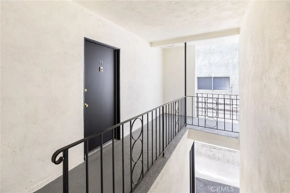 13018 Valleyheart Drive #11 Studio City, CA 91604