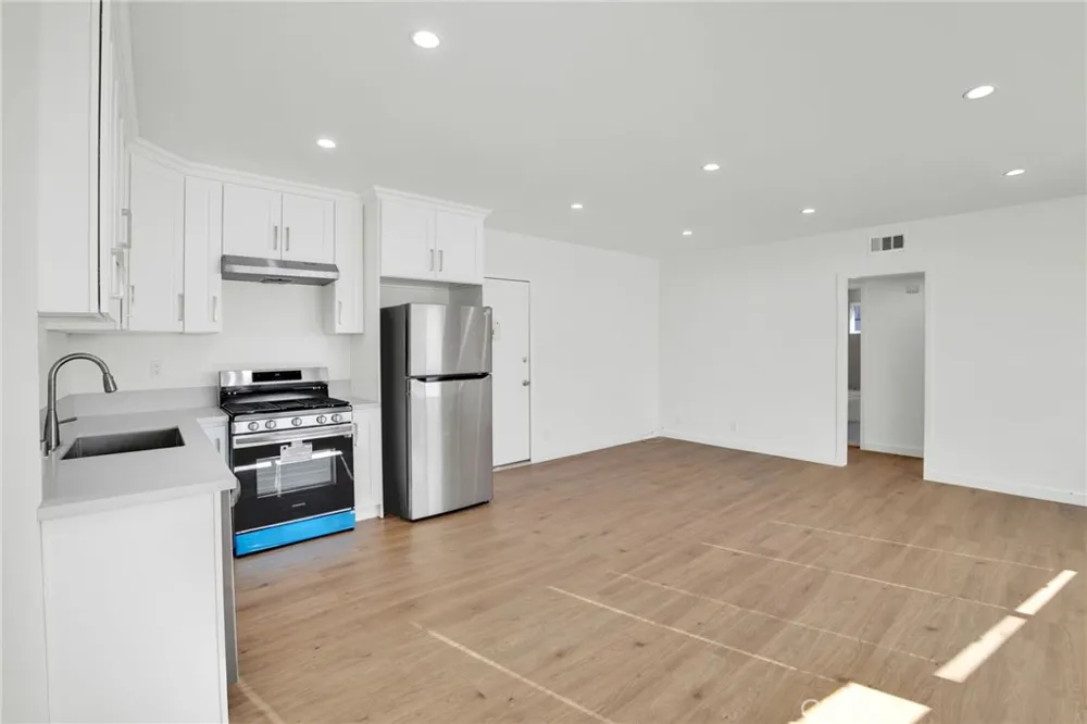 13018 Valleyheart Drive #11 Studio City, CA 91604